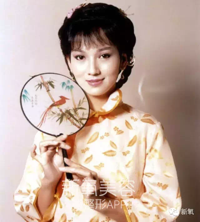 62岁“励志婆婆”为了见初恋，整容成16岁赵雅芝