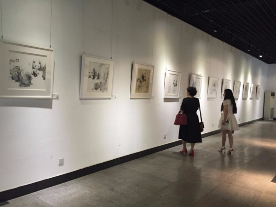 蜀国家园·林机国画熊猫作品展在四川省艺术院举行