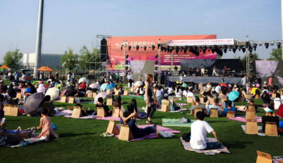 中国美国商会东北分会夏季音乐节在大连举行