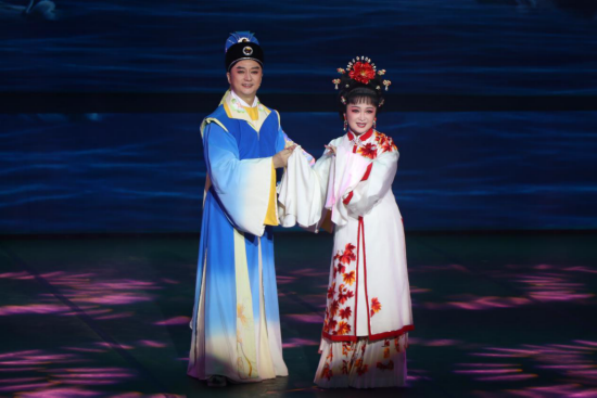 黄梅戏展演周在安庆开幕 8位“梅花奖”得主联袂献艺难得见