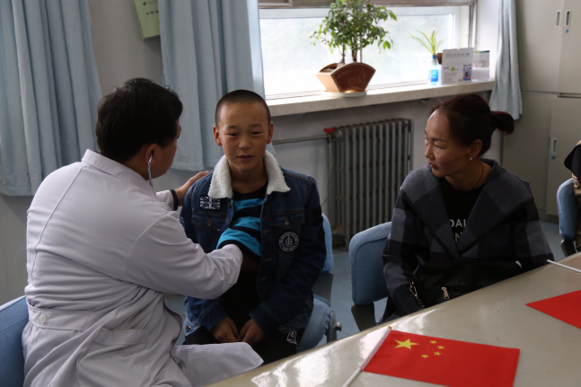 新疆先心病患儿在河北接受免费治疗后康复出院