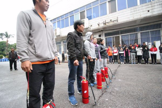 广西体育局举办消防知识培训暨应急疏散演练活动