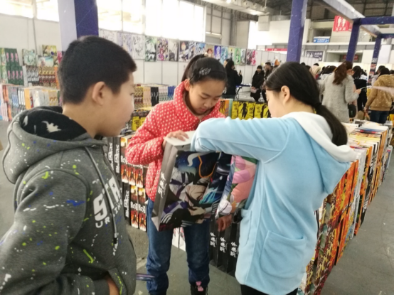 江西首届电竞动漫VR互动娱乐博览会在南昌举行