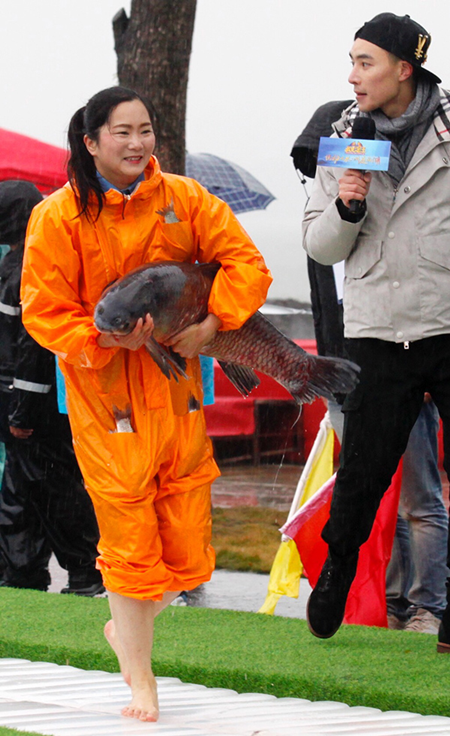首届起鱼节暨渔王争霸趣味挑战赛在洞庭南湖举办