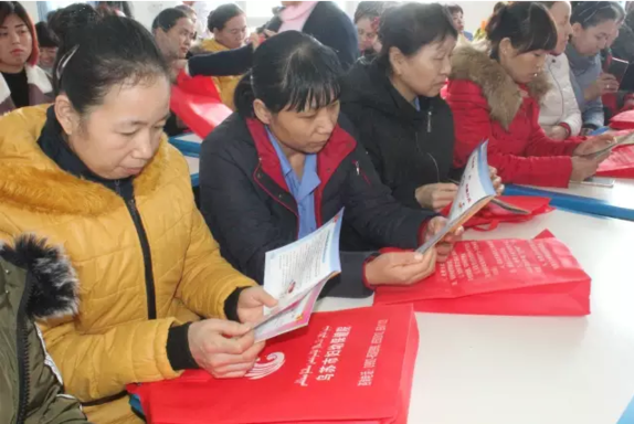 庆三八·乌苏市总工会开展“暖心惠民 女职工关爱行动”