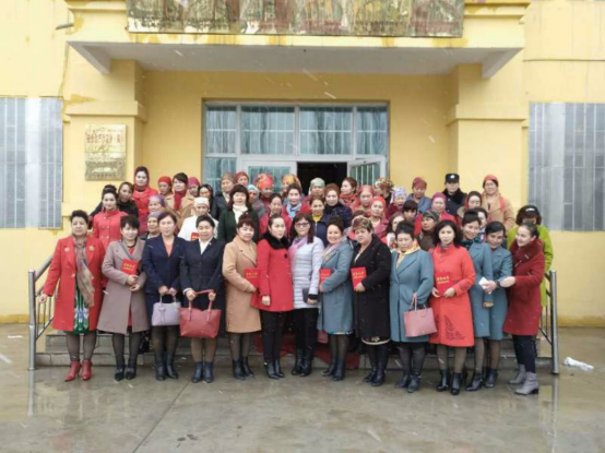 波斯坦铁列克乡召开了妇女节表彰大会