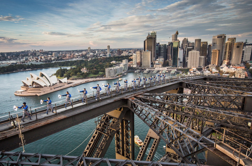 中国太极拳首次在悉尼海港大桥之巅开练