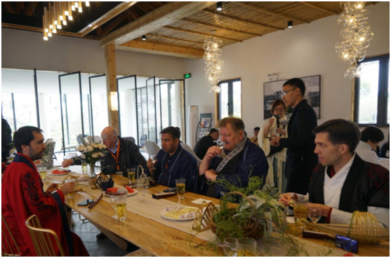 桃园春色让外国友人点赞连连