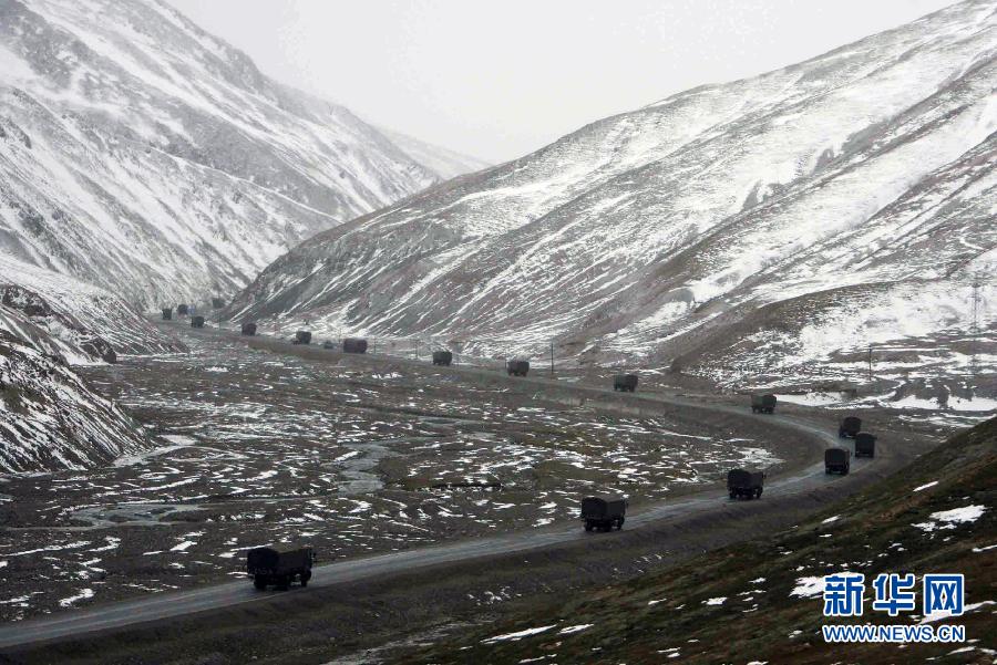 川藏青藏公路60年：雪线铁骑兵