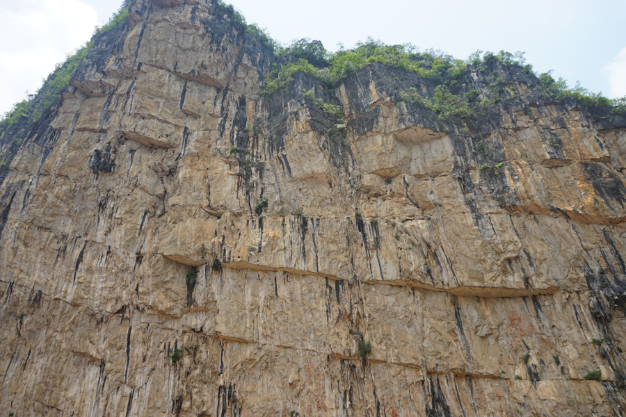 左江花山岩画：记录2000年前祭祀场景