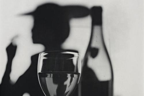 女友爱自拍 该送她什么葡萄酒好？