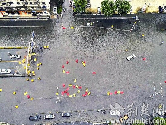 武汉暴雨倾城 10小时雨量相当于5个东湖