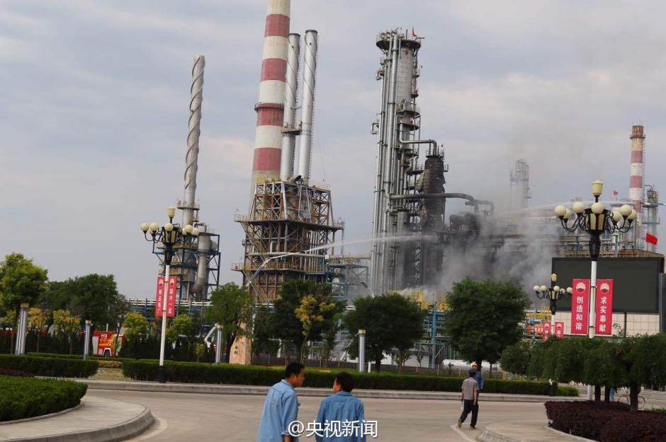 中石油庆阳石化公司装置泄漏着火 已致1死4伤