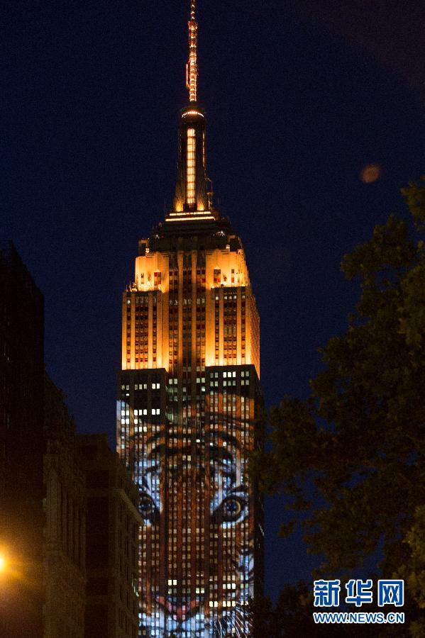 濒危动物巨型投影灯光秀亮相帝国大厦