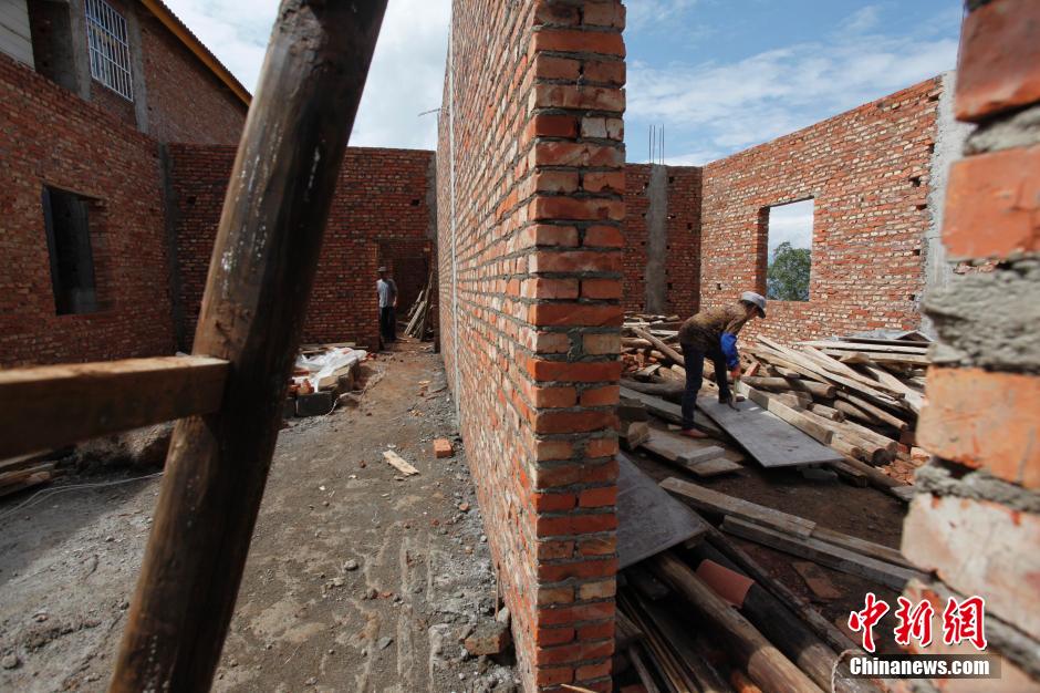 云南鲁甸地震一周年 镜头记录鲁甸震后生活