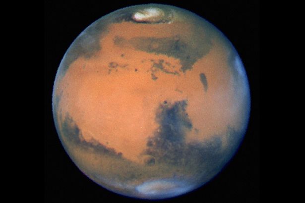 NASA“火星重大发现”：记者疑或找到液态水？