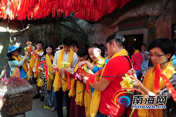 网媒记者走进万宁东山岭 感受浓郁佛教文化[图]
