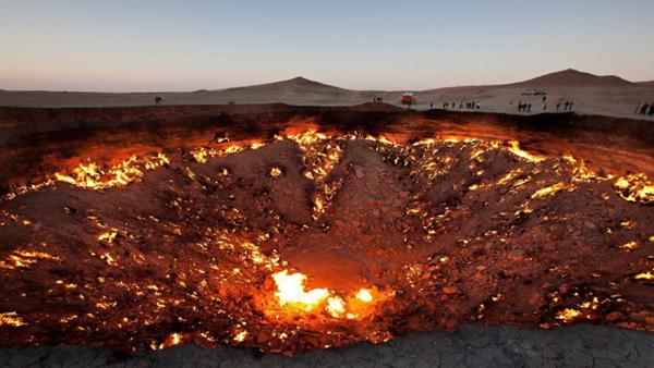 达瓦札“地狱之门”：火焰永生不灭