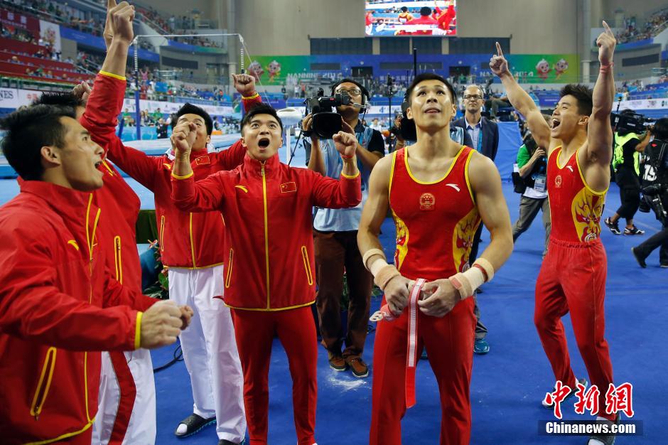 体操世锦赛：中国男团反超日本夺冠