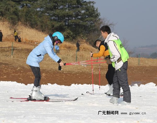 广元曾家山国际滑雪场迎客