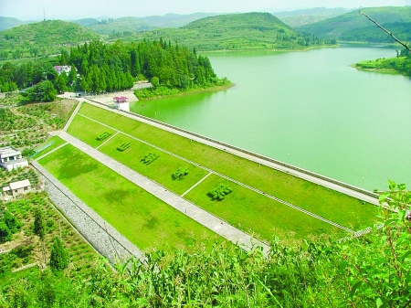 圍山湖水庫.