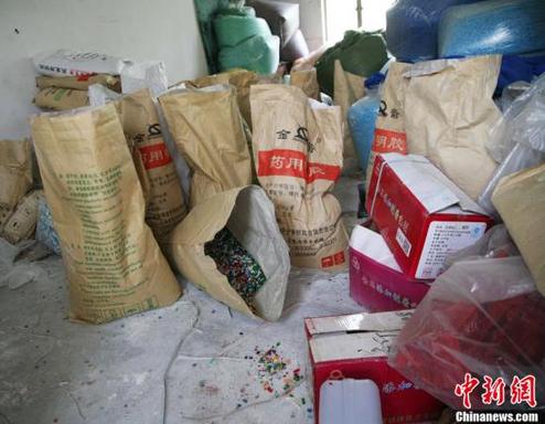 中国多部门合力严打问题胶囊 保障食品药品安全