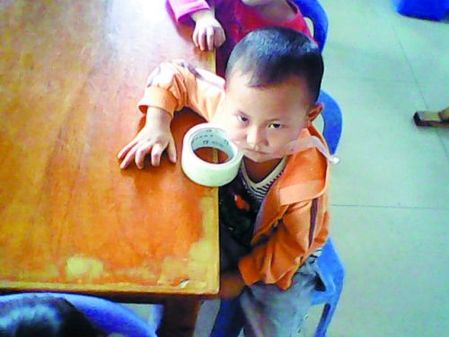 温岭幼儿园虐童女幼教被刑拘 拍照者被行政拘留