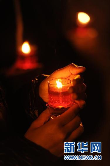 南京为大屠杀遇难者举行“和平烛光祭”（图）