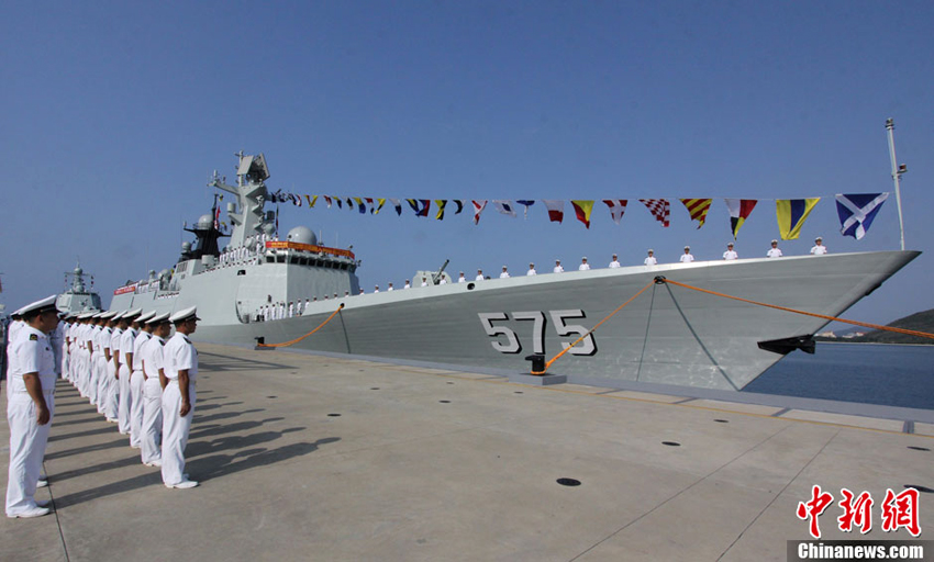 高清：中国海军新型导弹护卫舰岳阳舰加入战斗序列