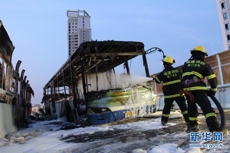 直击：厦门BRT公车起火已造成42人死亡