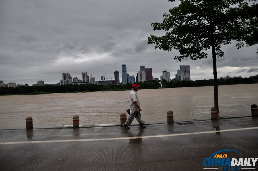 柳江柳州段出现超警戒水位 水位仍在上涨