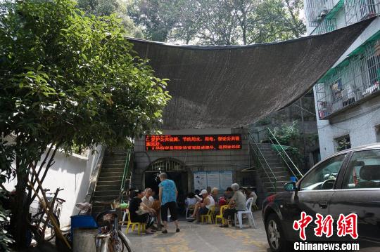 40度高温杭州全民避暑 催生