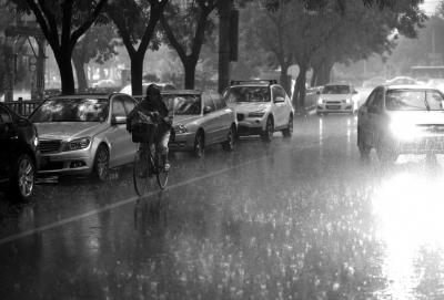 北京发布暴雨黄色预警 迎入汛以来最强降雨