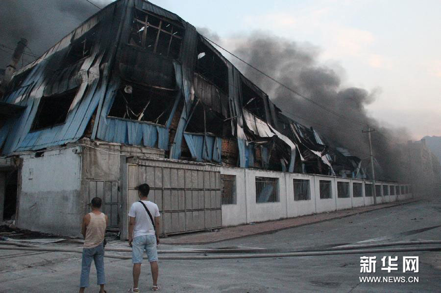 浙江温州瓯海区两家工厂发生火灾5死1伤(组图)