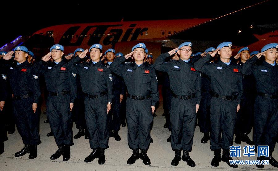 中国首支赴利比里亚维和警察防暴队启程