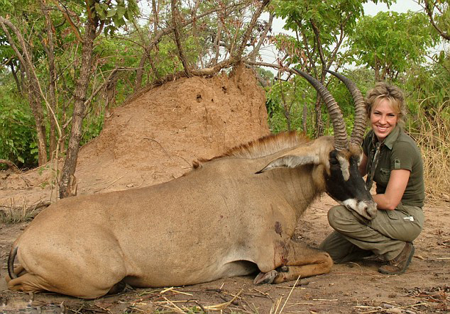 美女猎人射杀超70种动物 坚称猎杀为保护