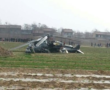 一架武装直升机在陕西渭南坠落 2名飞行员被救出