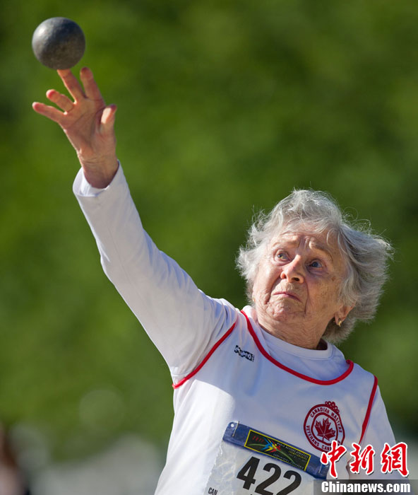 95岁加拿大老太成田径狂人 创30余项世界纪录