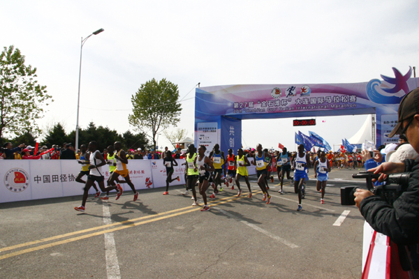 非洲选手称冠第27届大连国际马拉松赛