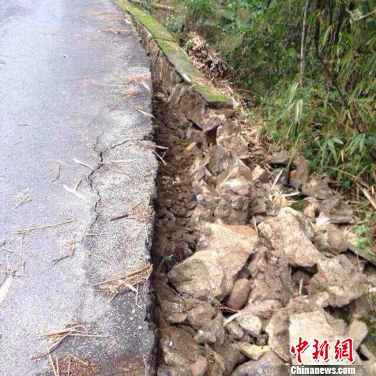 云南盈江地震近4万人受灾 当地紧急转移安置8465人