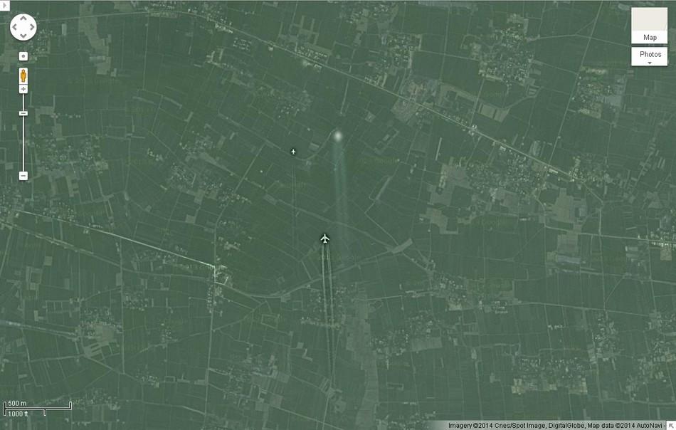 谷歌卫星照疑似出现中国战机追逐UFO画面