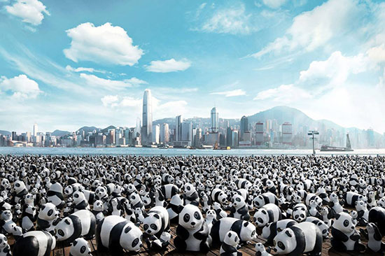 1600只“纸熊猫”陆续运抵港展出