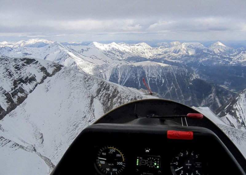 英国滑翔爱好者俯拍世界各地惊人美景