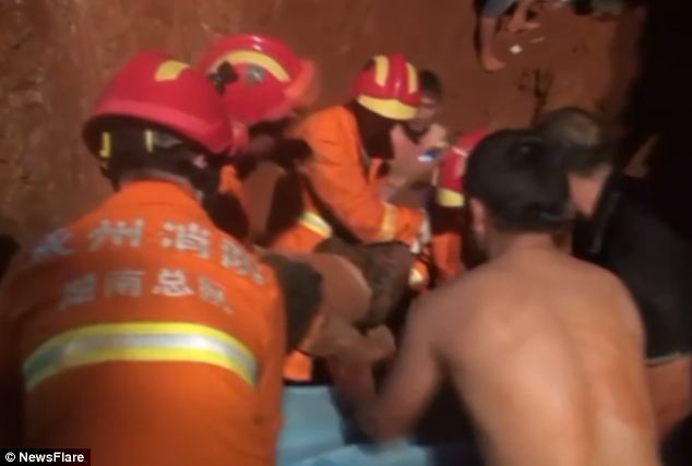 湖南：男子因塌方被埋5米深 挖出后生还