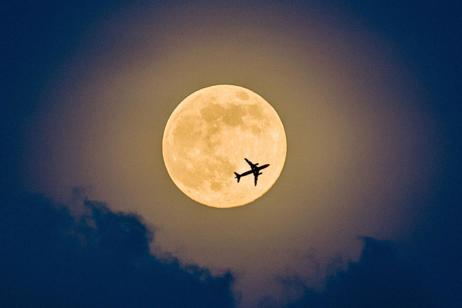 “超级月亮”亮相北京上空