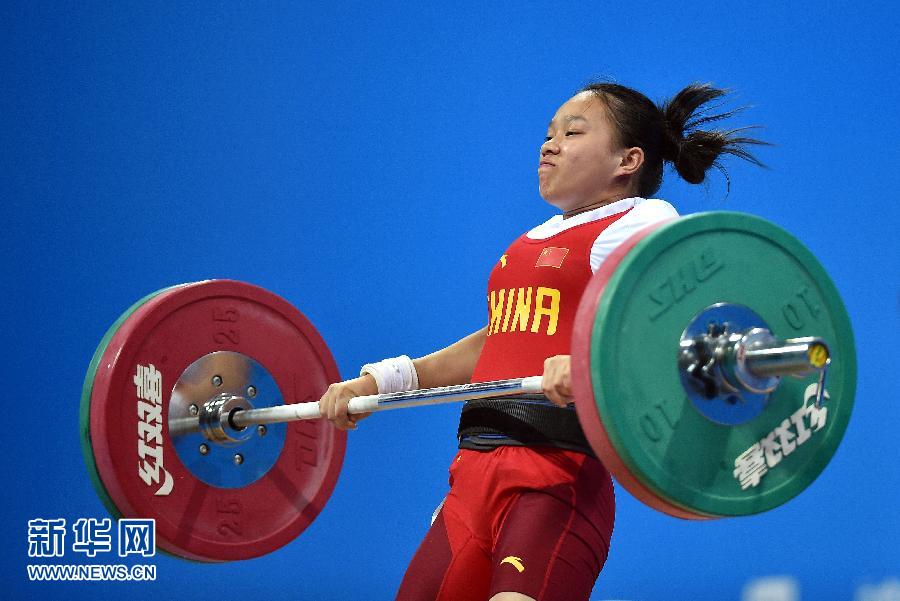 女子举重48公斤级：中国选手蒋惠花夺冠