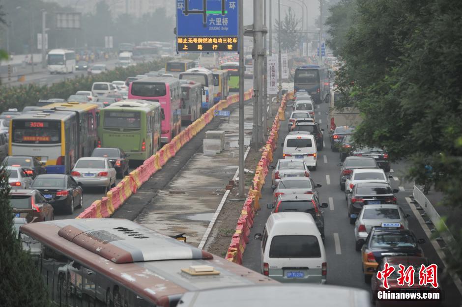 北京迎来全年最堵日 道路严重拥堵