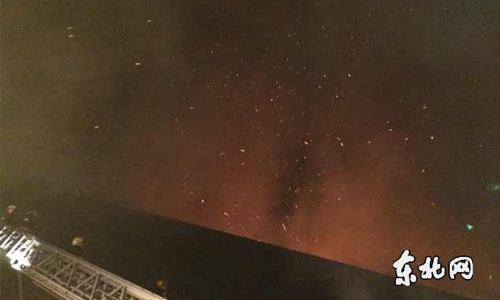 哈尔滨一商场起火 已致两人遇难
