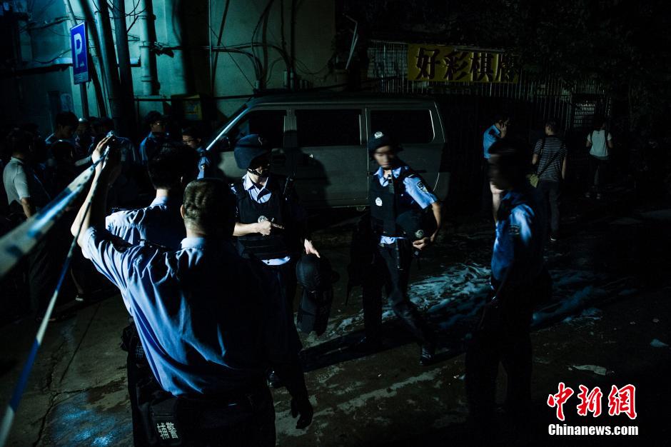 广州警方缉毒引枪战对峙 当场击毙嫌犯