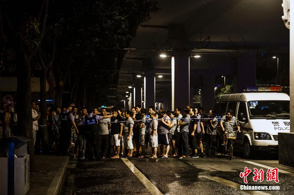 广州警方缉毒引枪战对峙 当场击毙嫌犯